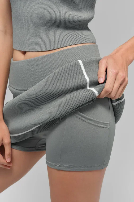 Geribde Highline-minirok van tricot – Lunar Grey/White