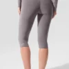Gewassen Alosoft High-Waist iconische capri met hoge taille uit de jaren 90 – Cool Grey Wash