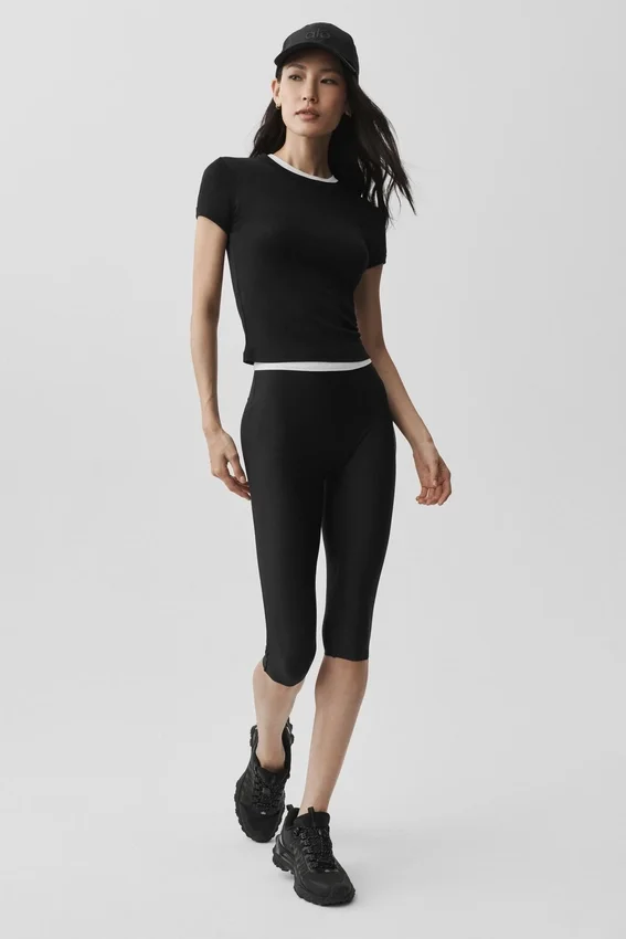 High-Waist Airlift Sleek Capri - Zwart