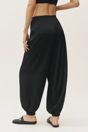 High-Waist-broek van zijden mix – Zwart