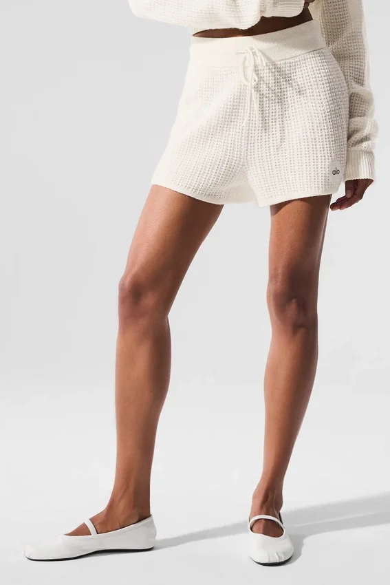 Kashmir High-Waist-korte broek met zachte wafelstof - ivoor
