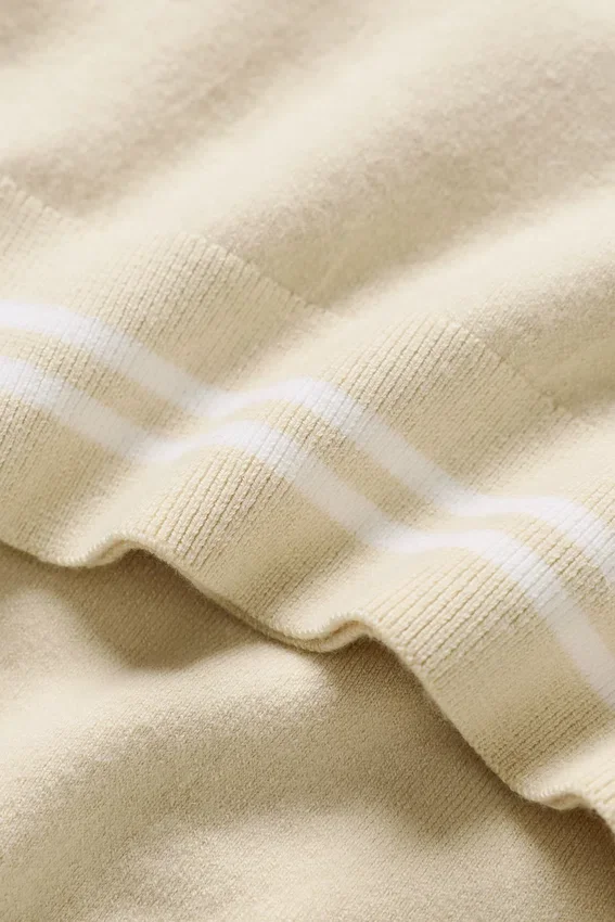 Katoen-kasjmier My Serve met korte mouwen - zandbeige/wit