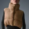 Kort Gold Rush-puffergilet - Toasted Almond