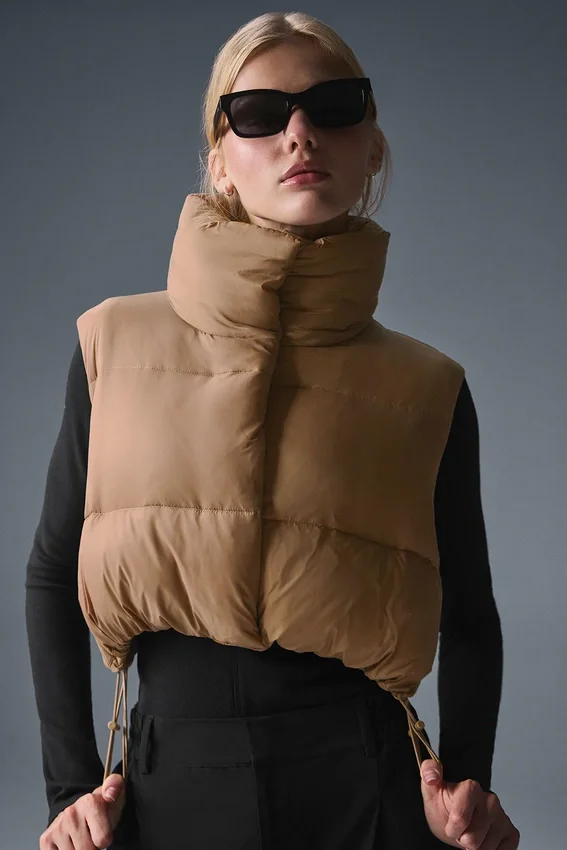 Kort Gold Rush-puffergilet - Toasted Almond