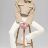 Kort jasje van imitatieschapenvacht met sneeuwval-effect - Woodland Tan