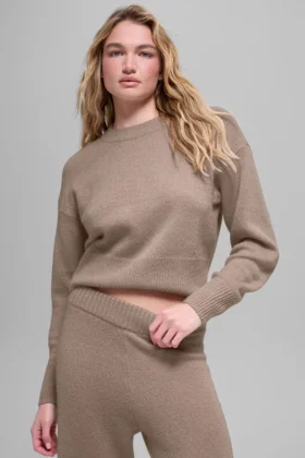 Korte New Class-trui met ronde hals van wol en kasjmier - Chai Latte