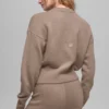 Korte New Class-trui met ronde hals van wol en kasjmier - Chai Latte