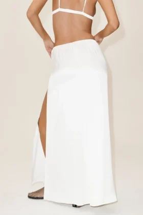 Lange rok met lage taille van zijden mix – Radiance – Wit