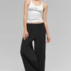 Luchtige broek met wijde pijpen (Regular) - Zwart