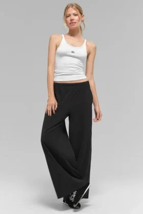 Luchtige broek met wijde pijpen (Regular) - Zwart