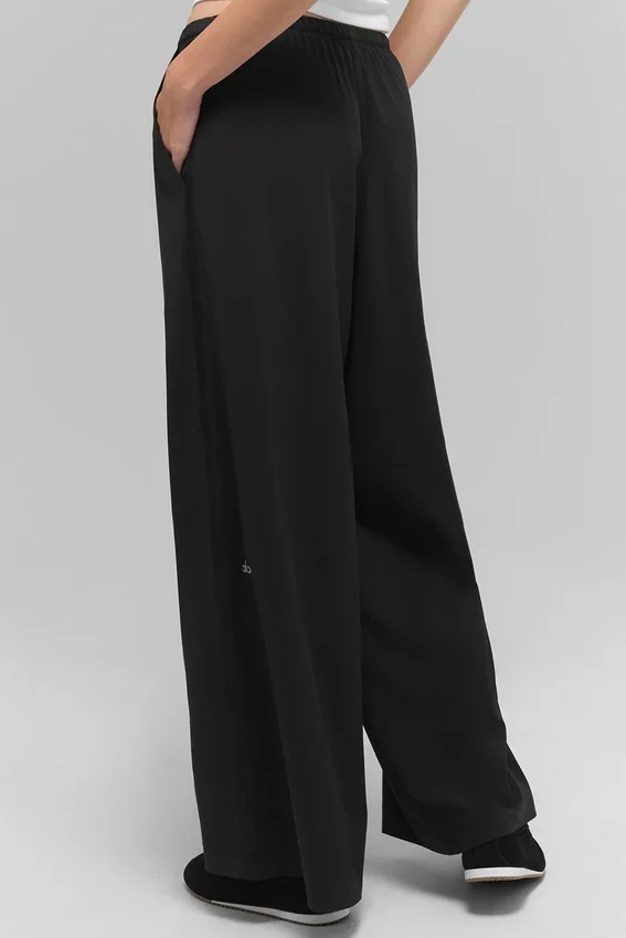 Luchtige broek met wijde pijpen (Regular) - Zwart