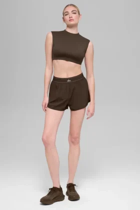 Alo Softsculpt Capped Out met korte mouwen - Espresso