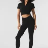 Naadloos, warm en zacht cropped shirt met korte mouwen voor de winter – Zwart