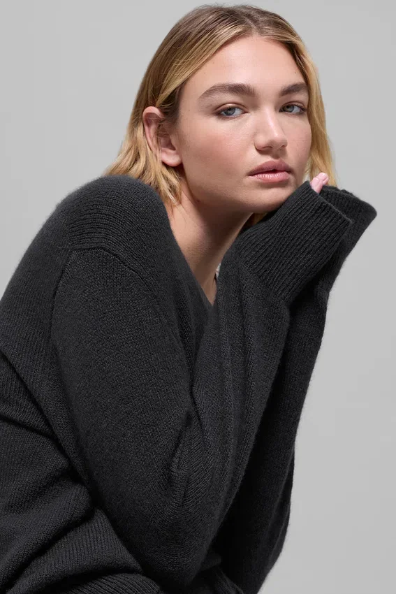 New Class oversized trui met V-hals van wol en kasjmier - Zwart