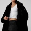 Oversized trenchcoat van imitatiebont - Zwart