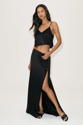 Radiance lange rok met lage taille van zijden mix – Zwart