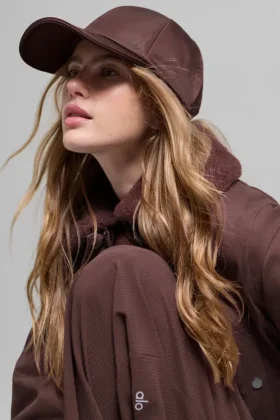 Satijnen Off-Duty-pet – Brownstone