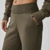 Serenity joggingbroek met wijde pijpen - Olive Tree