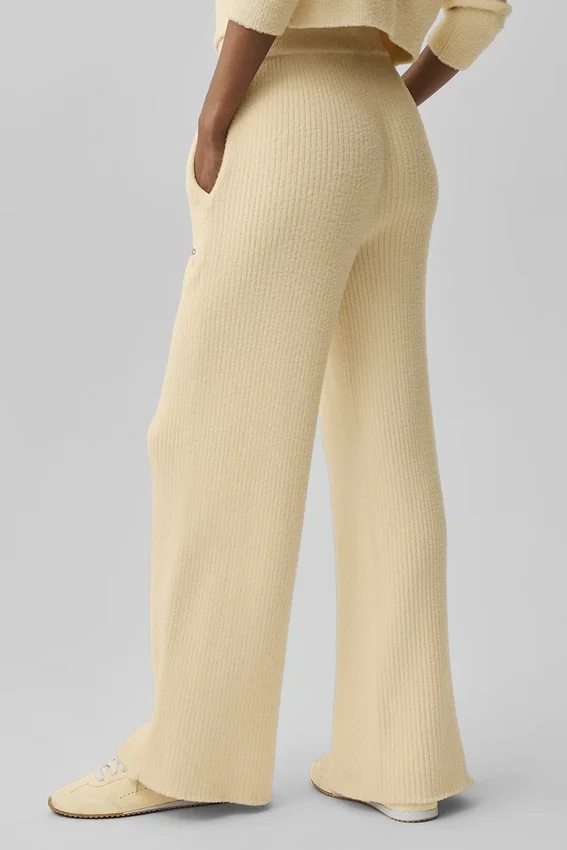 Snuggle Up-trui met broek met High-Waist-stijl en wijde pijpen – Candlelight Yellow