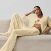 Snuggle Up-trui met broek met High-Waist-stijl en wijde pijpen – Candlelight Yellow