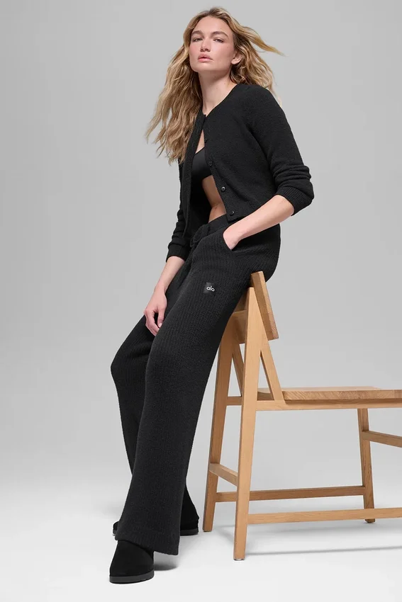 Snuggle Up-trui met High-Waist broek met wijde pijpen - Zwart