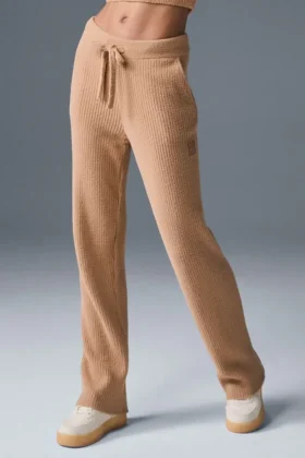Snuggle Up Truie met High-Waist broek en wijde pijpen - Toasted Almond