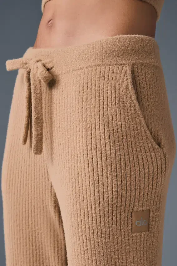 Snuggle Up Truie met High-Waist broek en wijde pijpen - Toasted Almond