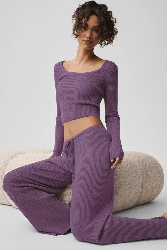 Trui Unwind-broek met middelhoge taille en wijde pijpen – Plum Kiss