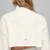 Winter Bliss cropped coltrui met lange mouwen in kabelpatroon - Ivory