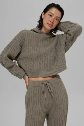 Winter Bliss-hoodie met kabelpatroon – Licht cacao