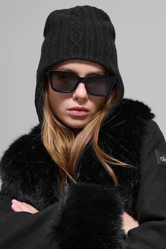 Winter Bliss-mutsen met oorkleppen in kabelpatroon - Zwart