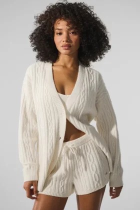 Winter Bliss-vest met kabelpatroon - Ivoor