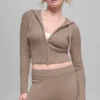 Wollen kasjmier geribde Noble Hoodie met volledige ritssluiting - Chai Latte
