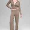 Wollen kasjmier High-Waist broek met wijde pijpen uit de New Class-collectie – Chai Latte