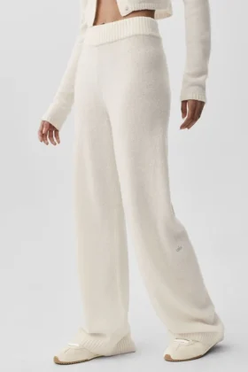 Wollen kasjmier High-Waist broek met wijde pijpen uit de New Class-collectie – Ivory