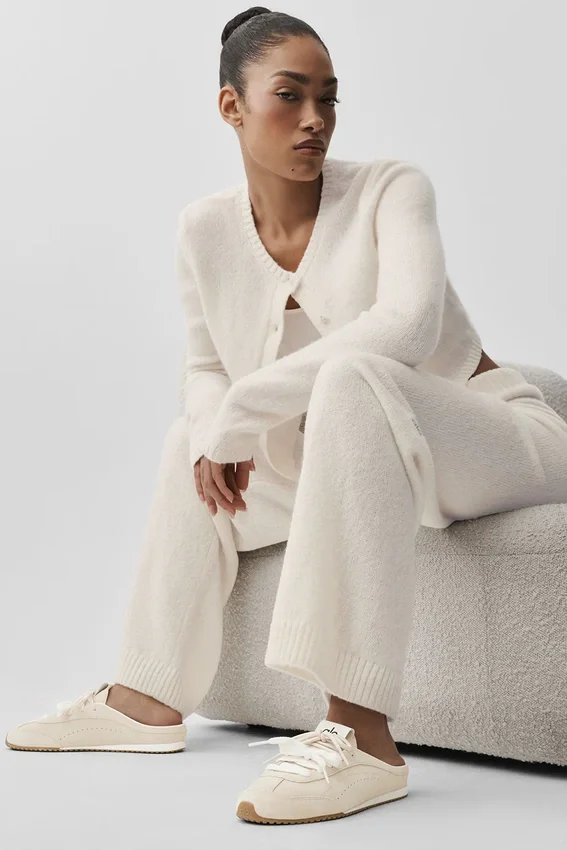 Wollen kasjmier High-Waist broek met wijde pijpen uit de New Class-collectie – Ivory