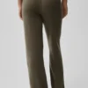 Wollen kasjmier High-Waist broek met wijde pijpen uit de New Class-collectie – Olive Tree