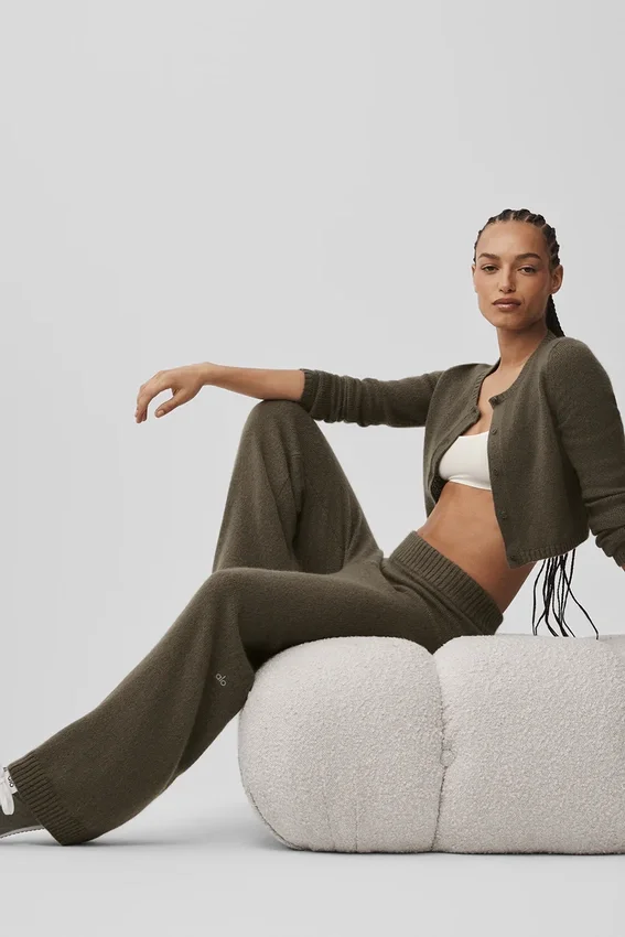 Wollen kasjmier High-Waist broek met wijde pijpen uit de New Class-collectie – Olive Tree