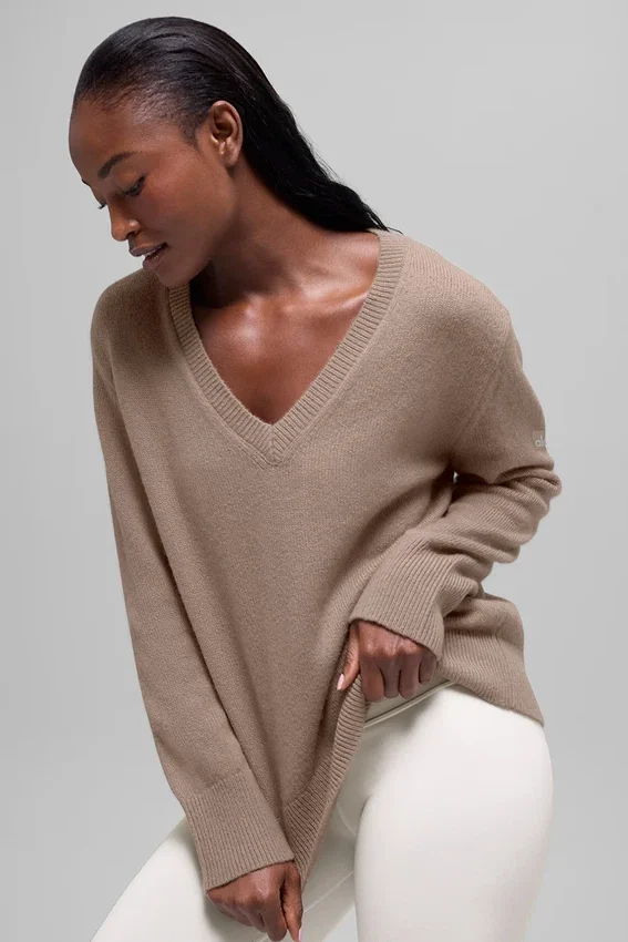 Wollen kasjmier New Class oversized trui met V-hals - Chai Latte