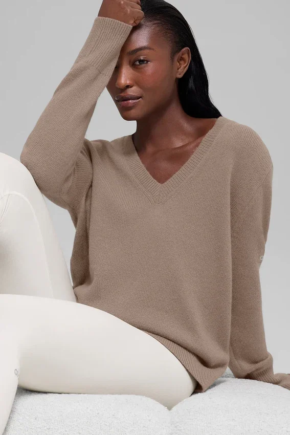 Wollen kasjmier New Class oversized trui met V-hals - Chai Latte
