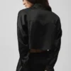 Zijde Luminous Cropped overhemd met lange mouwen en knopen - Zwart
