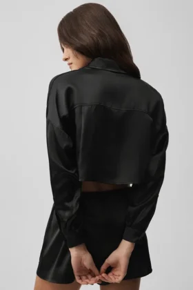 Zijde Luminous Cropped overhemd met lange mouwen en knopen – Zwart